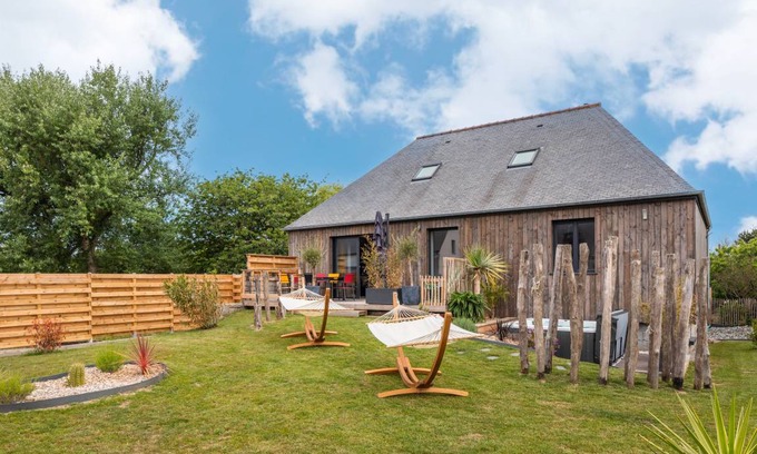 Cancale House | 120 m² House ∙ 4 bedrooms ∙ 9 guests