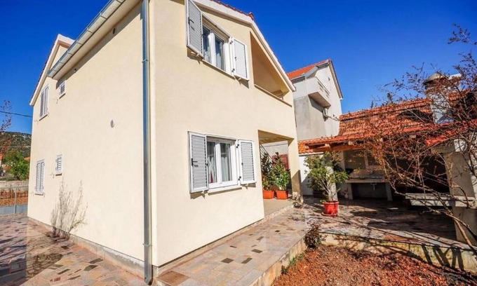 Vinisce House | 120 m² House ∙ 4 bedrooms ∙ 10 guests