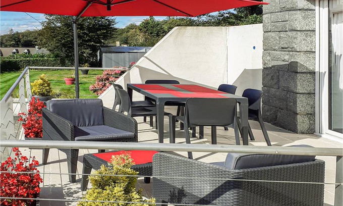 Saint-Carreuc House | 120 m² House ∙ 3 bedrooms ∙ 6 guests