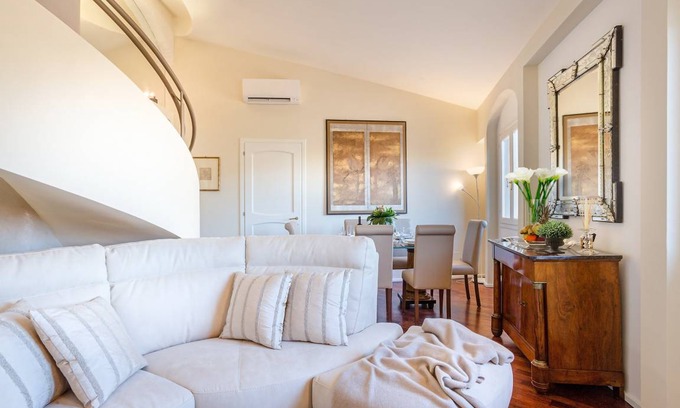 Santa Maria Novella Apartment | 120 m² Apartment ∙ 3 bedrooms ∙ 6 guests