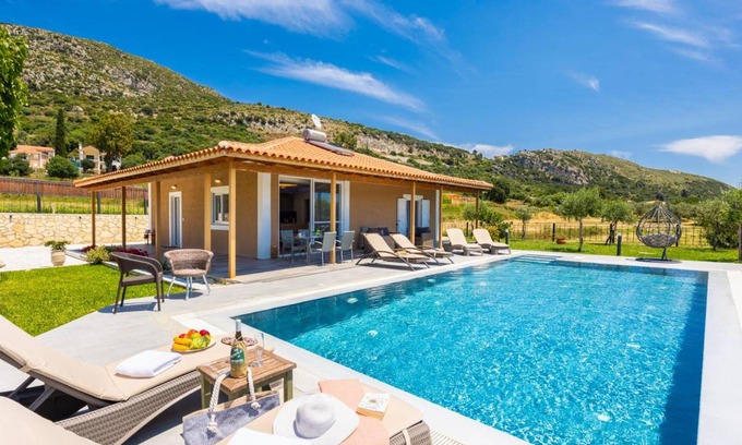 Kolaitis Villa | 120 m² Villa ∙ 2 bedrooms ∙ 4 guests