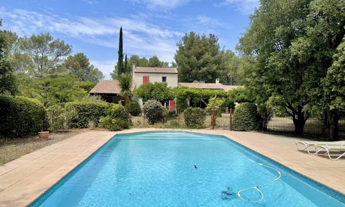 Rognes Villa | 120 m² Villa ∙ 4 bedrooms ∙ 8 guests