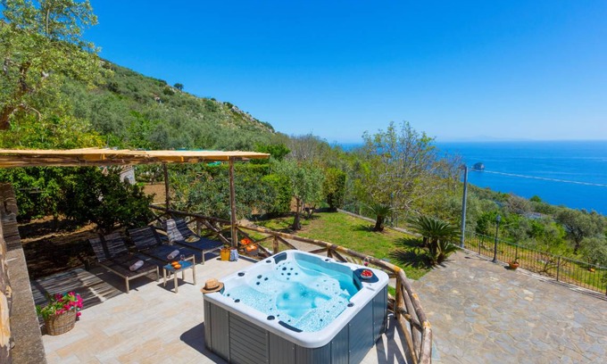 Sant'Agata sui Due Golfi Villa | 120 m² Villa ∙ 2 bedrooms ∙ 4 guests
