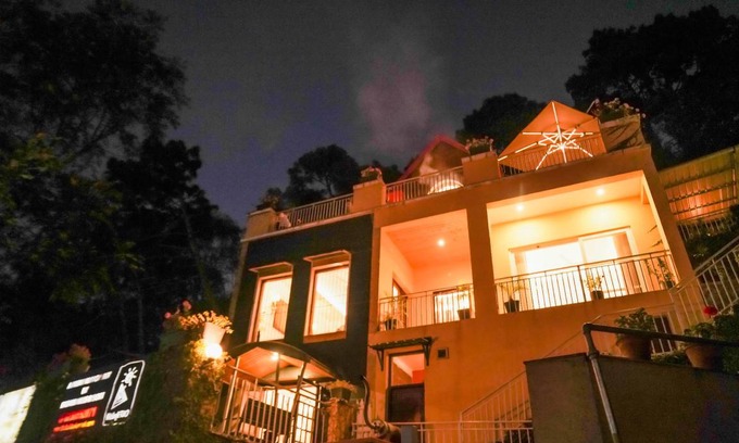 Kasauli Villa | 1200 m² Villa ∙ 4 bedrooms ∙ 8 guests