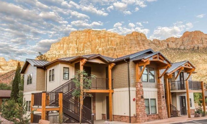 Zion National Park South Entrance House | 121 m² House ∙ 2 bedrooms ∙ 20 guests