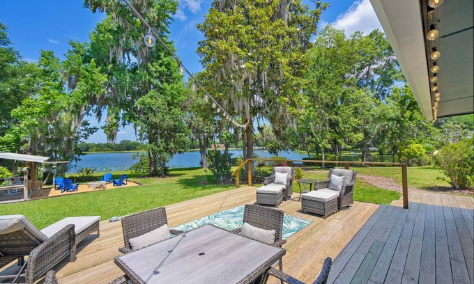 Doctors Inlet House | 121 m² House ∙ 2 bedrooms ∙ 6 guests