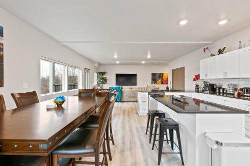 South Perry District Apartment | 121 m² Apartment ∙ 3 bedrooms ∙ 12 guests