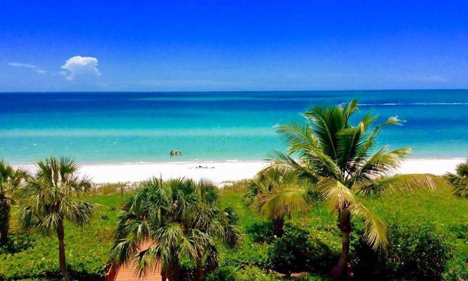 Vanderbilt Beach Condo | 122 m² Condo ∙ 2 bedrooms ∙ 4 guests