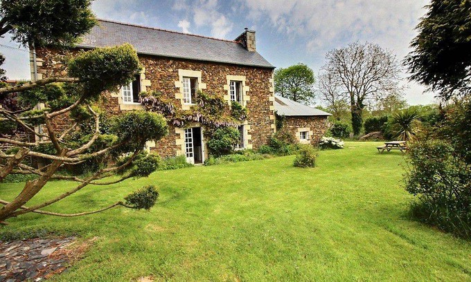 Gommenec'h House | 122 m² Gîte ∙ 3 bedrooms ∙ 6 guests