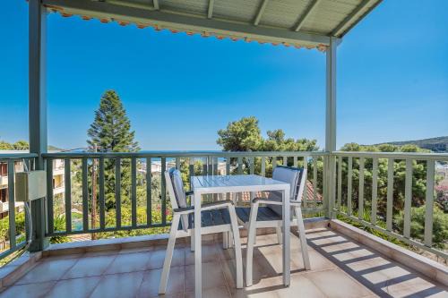Agia Marina Apartment | 123 Soleil Studios