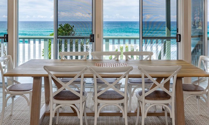 Boomerang Beach House | 124 Boomerang Drive - Pacific Palms Holidays