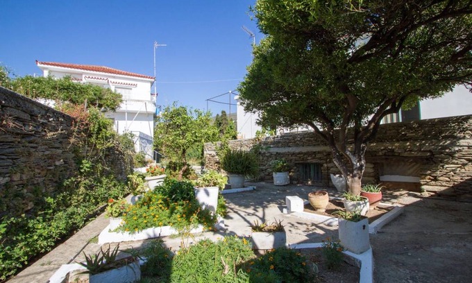 Ormos Isternion House | 125 m² House ∙ 4 bedrooms ∙ 8 guests