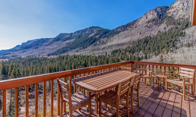Purgatory Cabin | 126 m² Cabin ∙ 2 bedrooms ∙ 6 guests