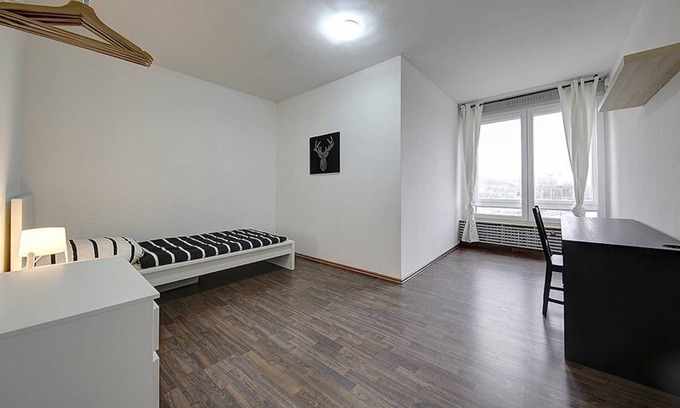 Cannstatt-Mitte Resort | 126 m² Private room ∙ 1 bedroom ∙ 1 guest