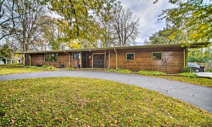 Fox River Grove House | 127 m² House ∙ 3 bedrooms ∙ 7 guests