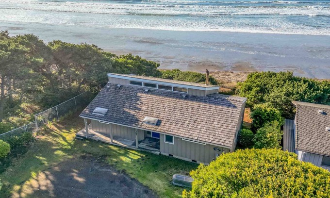 Seal Rock House | 128 m² House ∙ 2 bedrooms ∙ 6 guests