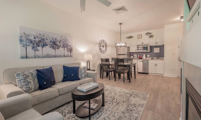 Delavan Lake Condo | 129 - Cozy & Comfy One Bedroom Condo Suite