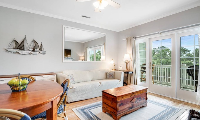 Folly Beach Condo | 129 m² Condo ∙ 3 bedrooms ∙ 6 guests
