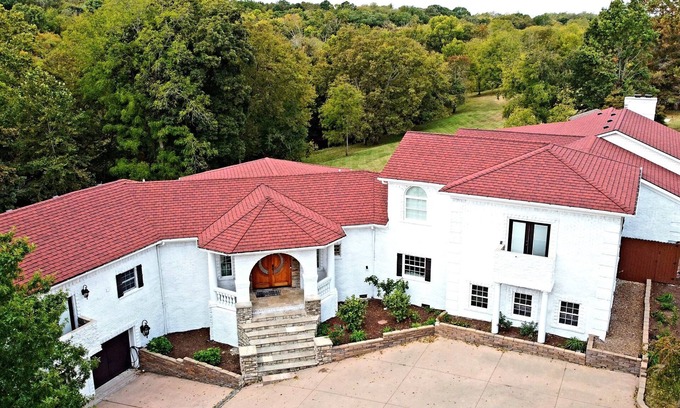 Lexington Villa | 12acre Villa right by Keeneland-Keene Creek Estate 10,000sqft