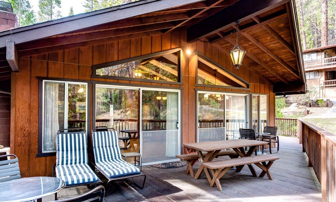 North Wawona Cabin | (12B) Star Gazers at The Redwoods In Yosemite