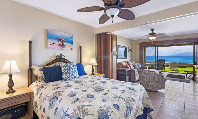 Kahana Apartment | 12ft to the Ocean, Oceanfront Studio, Awesome Sunsets & Hawaiian Island views