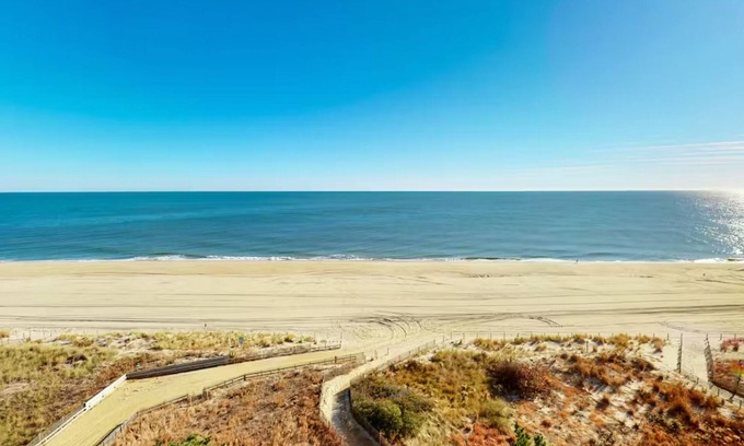 Midtown Ocean City Condo | 12th-floor condo with ocean & sunset views, 2 balconies, outdoor pool, streaming