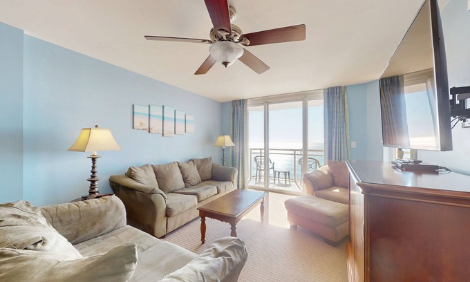 Crescent Beach Condo | 12th-floor oceanfront condo with hot tub, balcony & pool