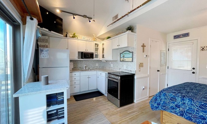 Hatteras Condo | 13 Dry Dock Studio Bedroom Condo by RedAwning
