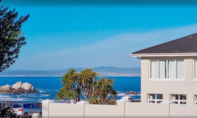 Westcliff House | 13 on Marine