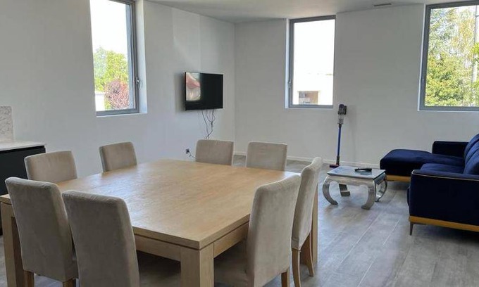 Saint-Symphorien-d'Ozon Apartment | 130 m² Apartment ∙ 3 bedrooms ∙ 6 guests