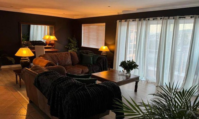 Knysna Central Apartment | 130 m² Apartment ∙ 3 bedrooms ∙ 6 guests
