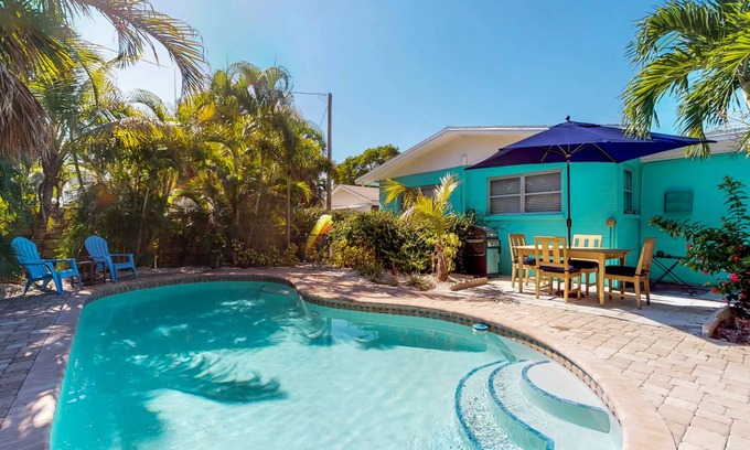 Anna Maria Cottage | 130 m² Cabin ∙ 2 bedrooms ∙ 6 guests