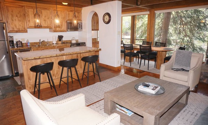 Aspen Condo | 130 m² Condo ∙ 3 bedrooms ∙ 6 guests