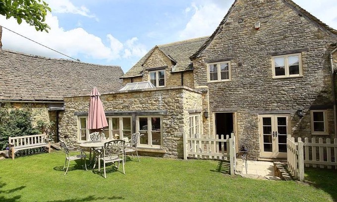 Burford Cottage | 130 m² Cottage ∙ 3 bedrooms ∙ 6 guests