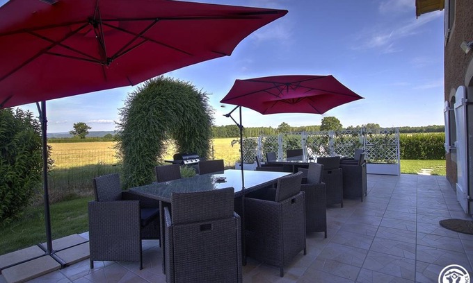 Peronnas House | 130 m² Gîte ∙ 4 bedrooms ∙ 12 guests