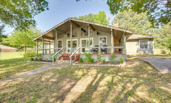 Gun Barrel City House | 130 m² House ∙ 3 bedrooms ∙ 9 guests