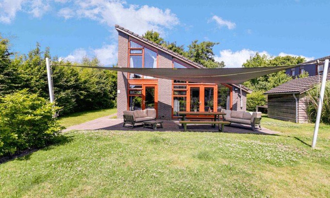 Camperduin House | 130 m² House ∙ 2 bedrooms ∙ 4 guests