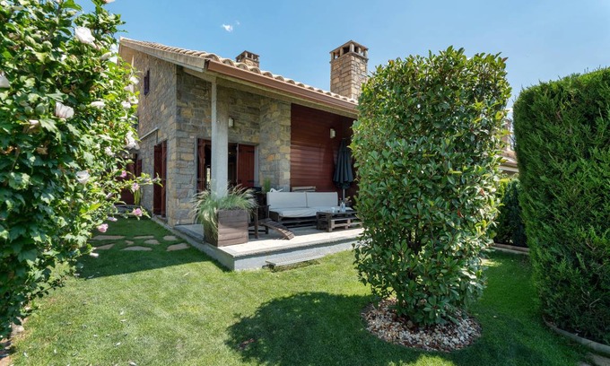 Gavin House | 130 m² House ∙ 3 bedrooms ∙ 9 guests