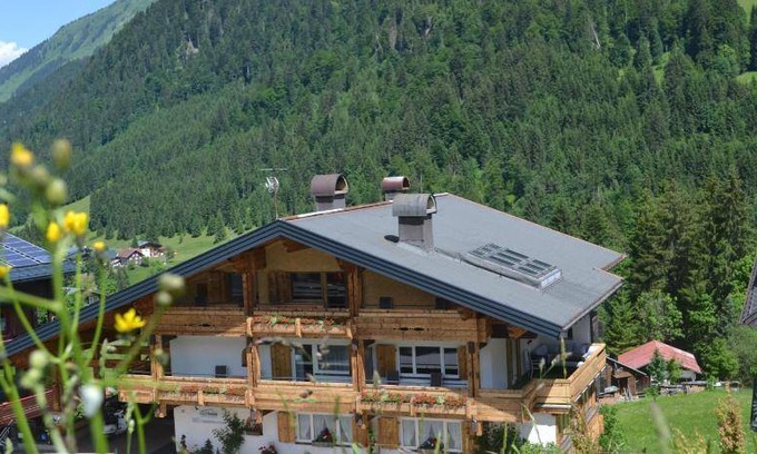 Hirschegg Apartment | 130 m² Serviced apartment ∙ 3 bedrooms ∙ 6 guests