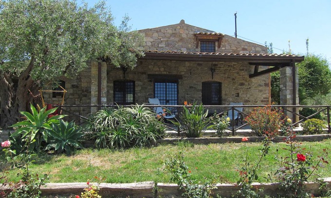 Collesano Villa | 130 m² Villa ∙ 3 bedrooms ∙ 6 guests