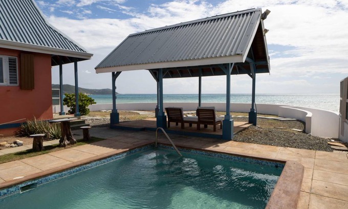 Gordon Town House | 1300 m² House ∙ 1 bedroom ∙ 4 guests