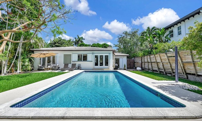 Southwest Coconut Grove House | 131 m² House ∙ 3 bedrooms ∙ 8 guests