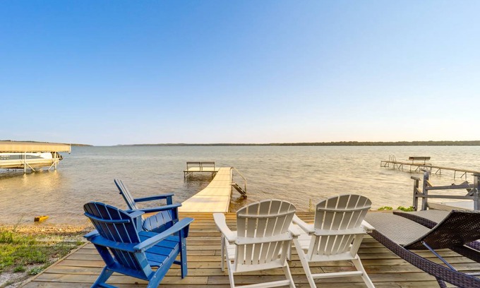 Central Lake Cottage | 132 m² Cabin ∙ 3 bedrooms ∙ 6 guests