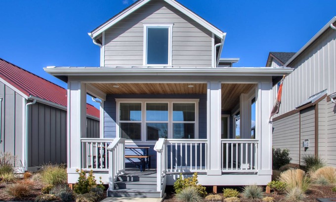 Ocean Shores Cottage | 132 m² Cabin ∙ 3 bedrooms ∙ 7 guests