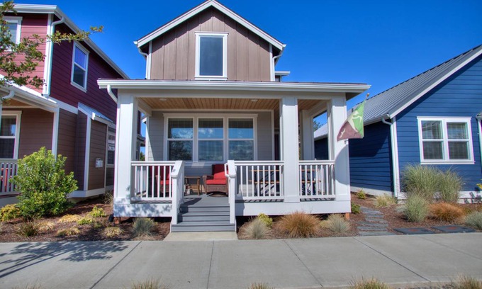 Ocean Shores Cottage | 132 m² Cabin ∙ 3 bedrooms ∙ 9 guests