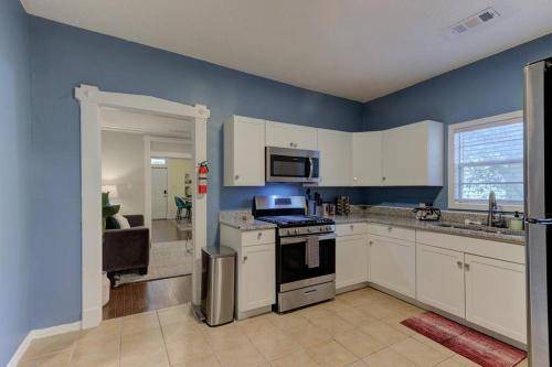 Cooper-Young Historic District House | 132 m² House ∙ 3 bedrooms ∙ 7 guests