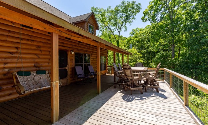 Dandridge Cabin | 133 m² Cabin ∙ 3 bedrooms ∙ 10 guests