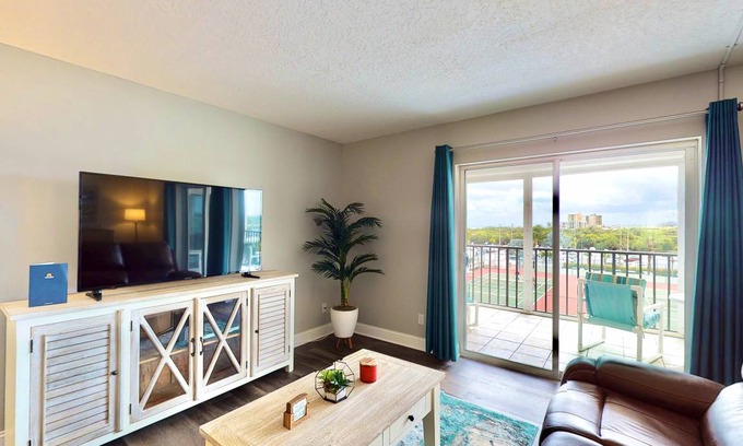 Cocoa Beach Condo | 133 m² Condo ∙ 2 bedrooms ∙ 6 guests
