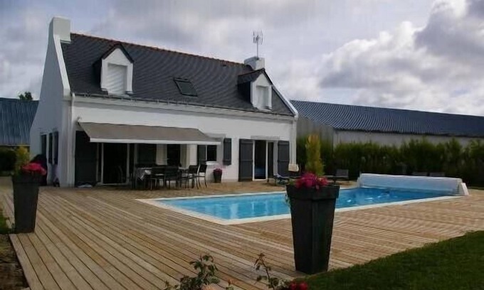 Sauzon House | 133m2 house with private pool on 750 m2 garden