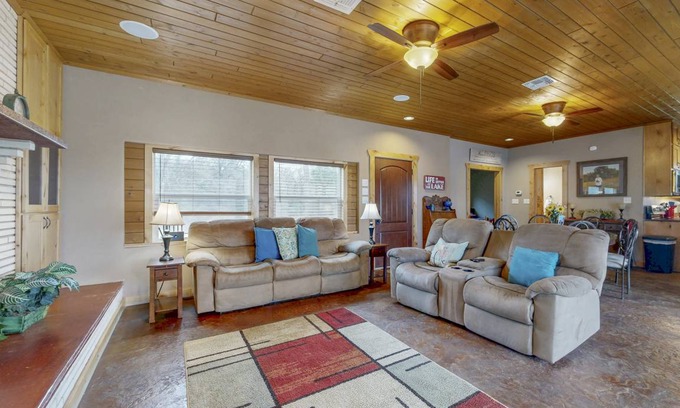 Burnet House | 134 m² House ∙ 2 bedrooms ∙ 8 guests